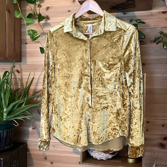 Anthropologie Amadi Gold button up ✨ - Picture 2 of 5